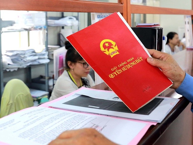 Đổi từ CMND sang CCCD có phải đính chính sổ đỏ, sổ hồng?