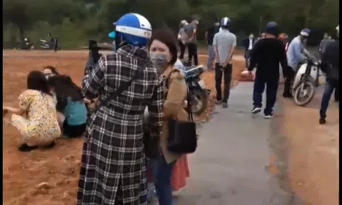 Vụ chốt đất nền nhanh như chốt đơn hàng online ở vùng quê nghèo Quảng Trị: Gần nghĩa địa nhưng giá 700 triệu đồng/lô, chỉ 3/12 lô có sổ đỏ