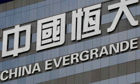 ‘Bom nợ’ 300 tỷ USD chực chờ phát nổ, Evergrande tuyên bố tái khởi động loạt dự án