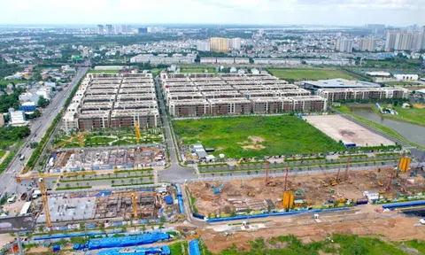Thị trường địa ốc TP.HCM: Nguồn cung hạn chế, giá nhà vẫn 'tăng đều'